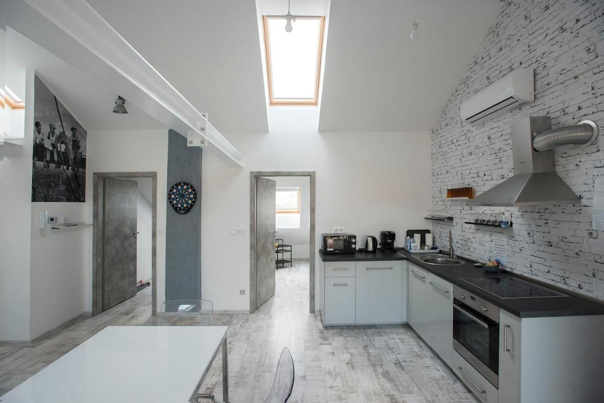 8X8 Tetoter Apartman Szeged Eksteriør billede